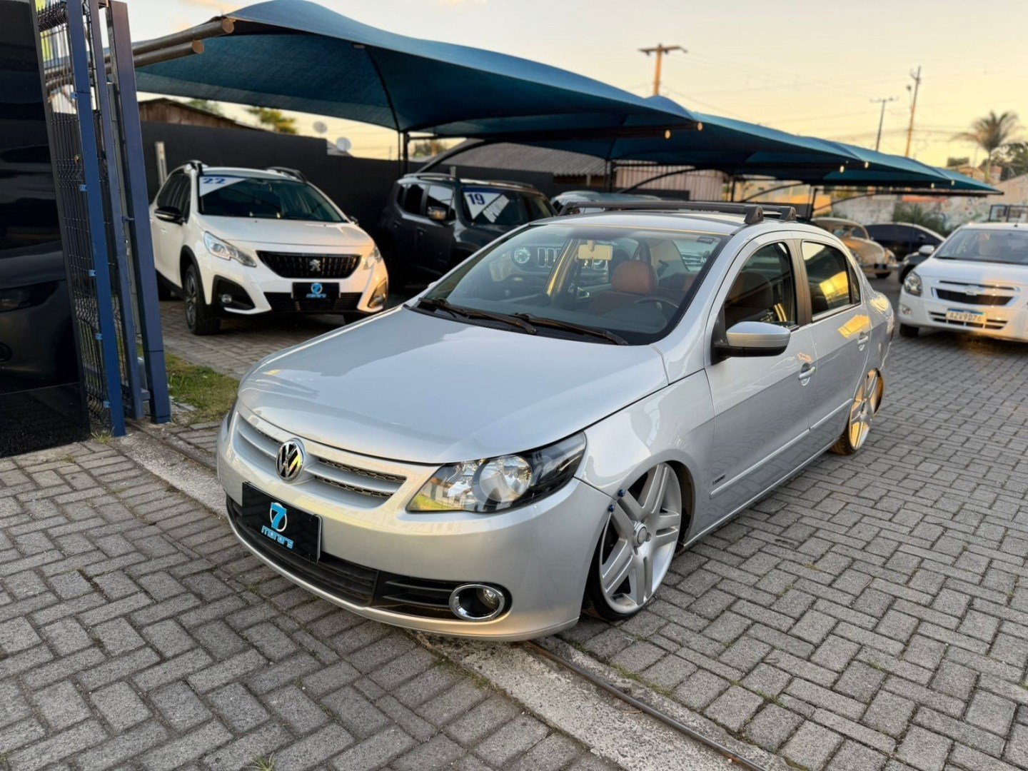 Volkswagen Voyage Trendline 1.0 T.Flex 8V 4p na cor Prata em Colombo / PR - 994568