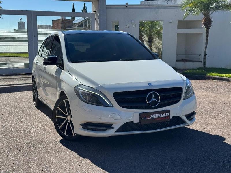 Mercedes-Benz Classe B 200 CGI 1.6 TB Sport 156cv Aut na cor Branco em Curitiba / PR - 994739