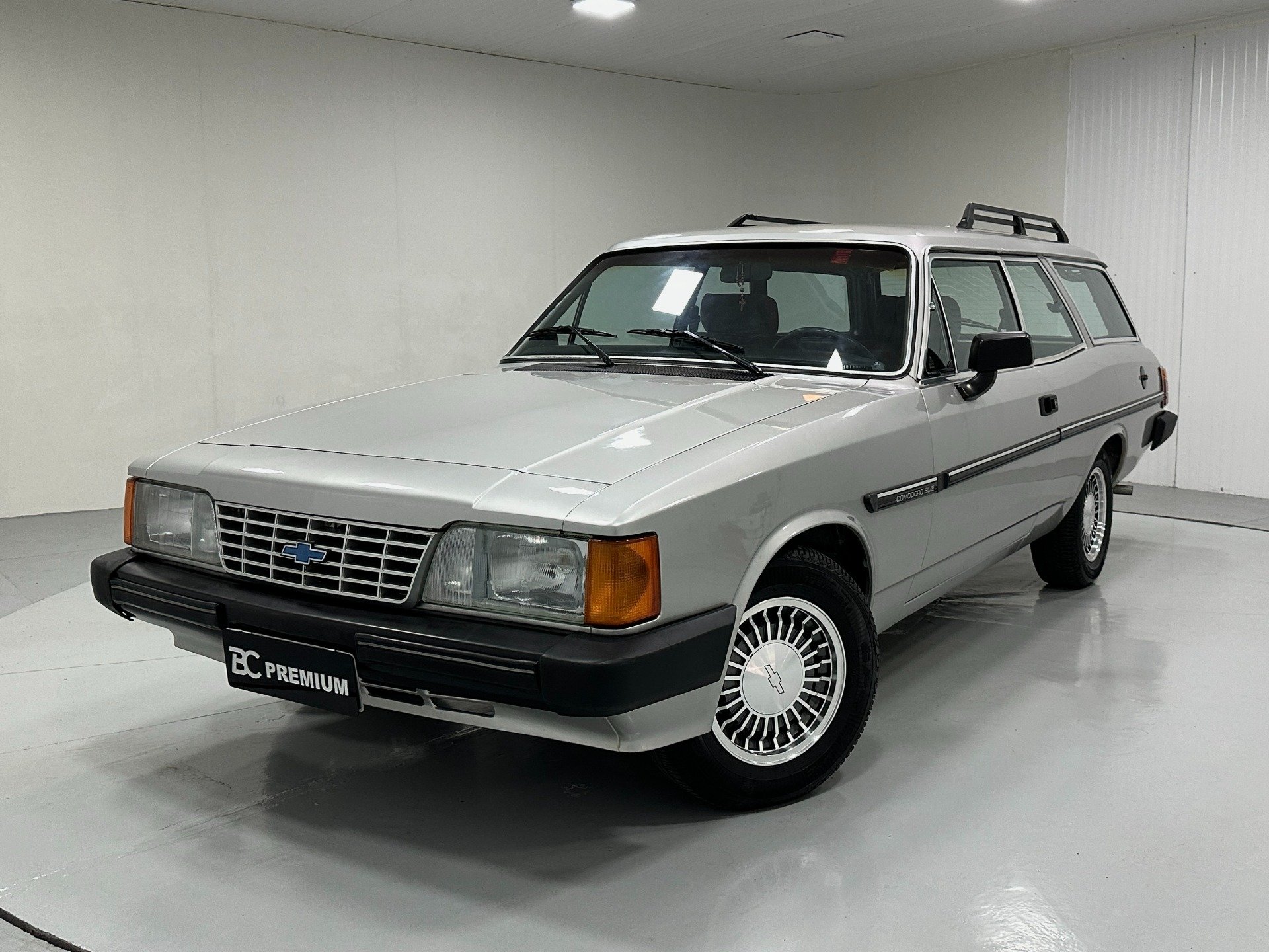 Chevrolet Caravan Comodoro 4.1/2.5 na cor Prata em Curitiba / PR - 996183