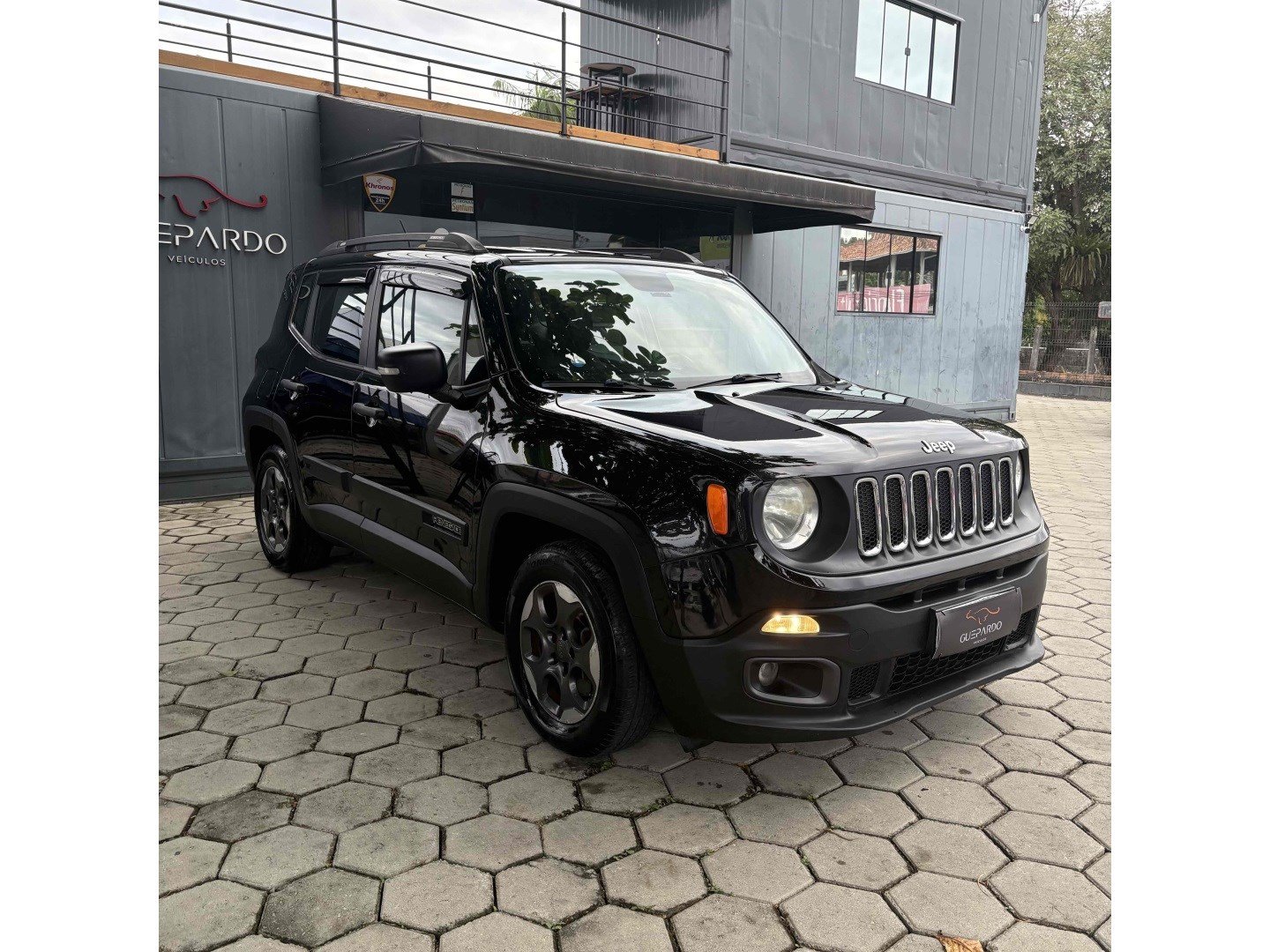 Jeep Renegade Sport 1.8 4x2 Flex 16V Aut. na cor Preto em Joinville / SC - 996847