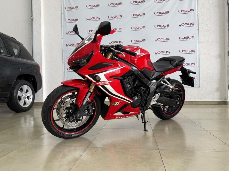 Honda CBR 650 R  na cor Vermelho em Curitiba / PR - 996992