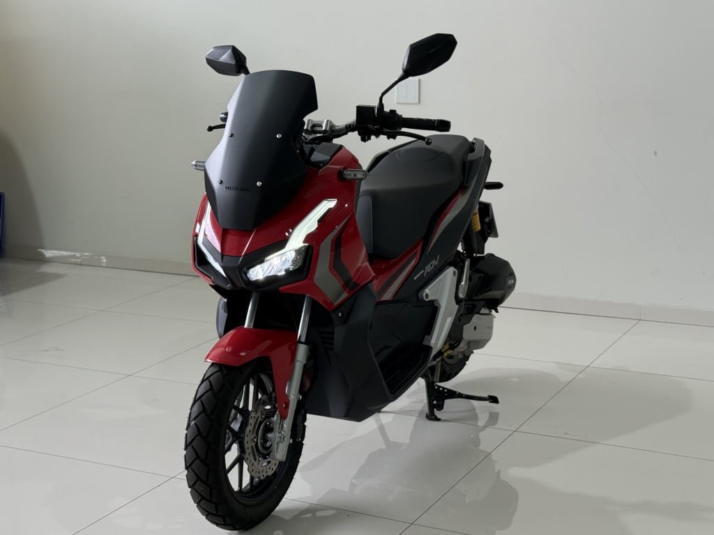 Honda ADV 150  na cor Vermelho em Curitiba / PR - 997054