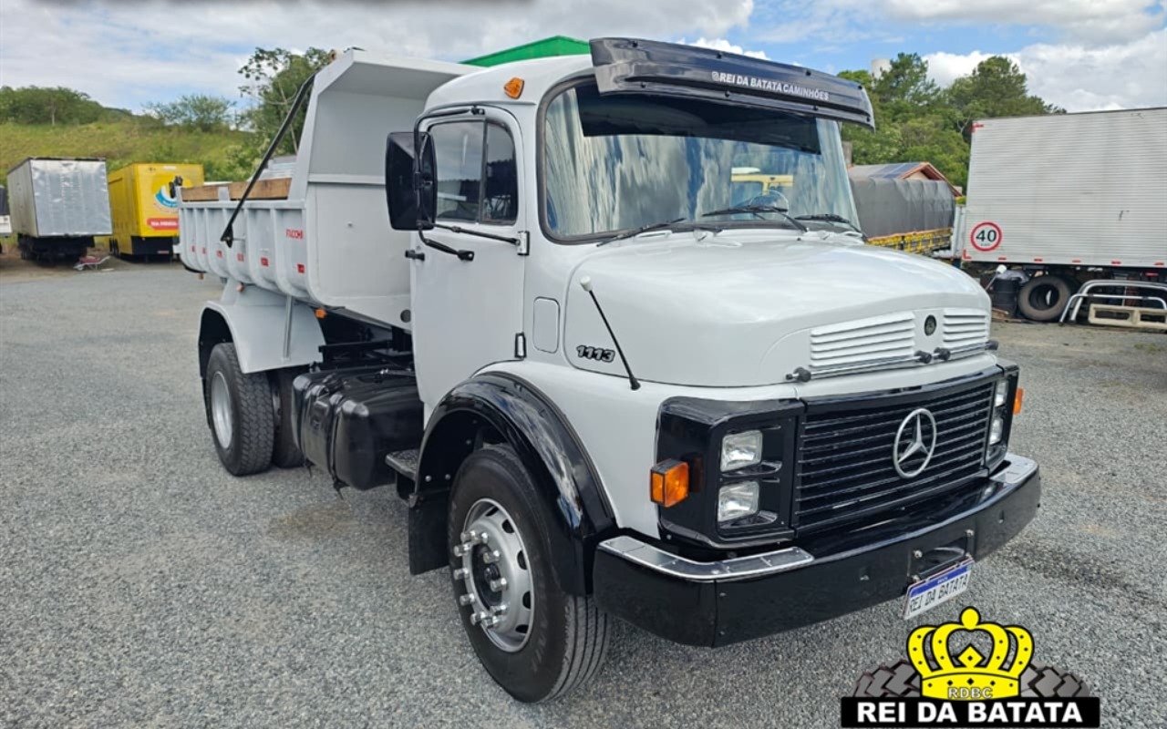 Mercedes-Benz L-1113 2p (diesel) na cor Branco em Blumenau / SC - 997455