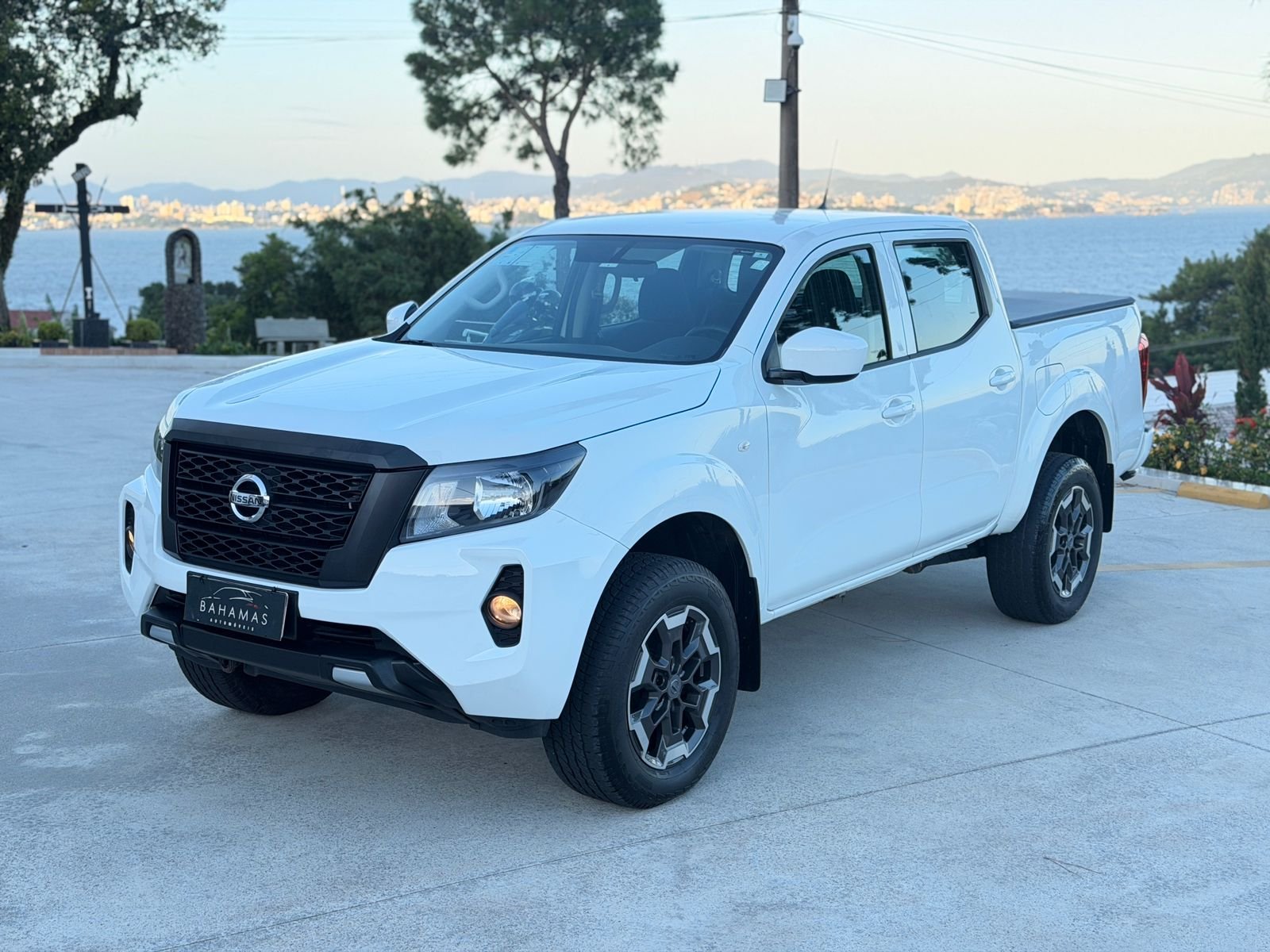 Nissan Frontier XE CS 4x2 2.8 TB Interc. Dies. na cor Branco em São José / SC - 997825