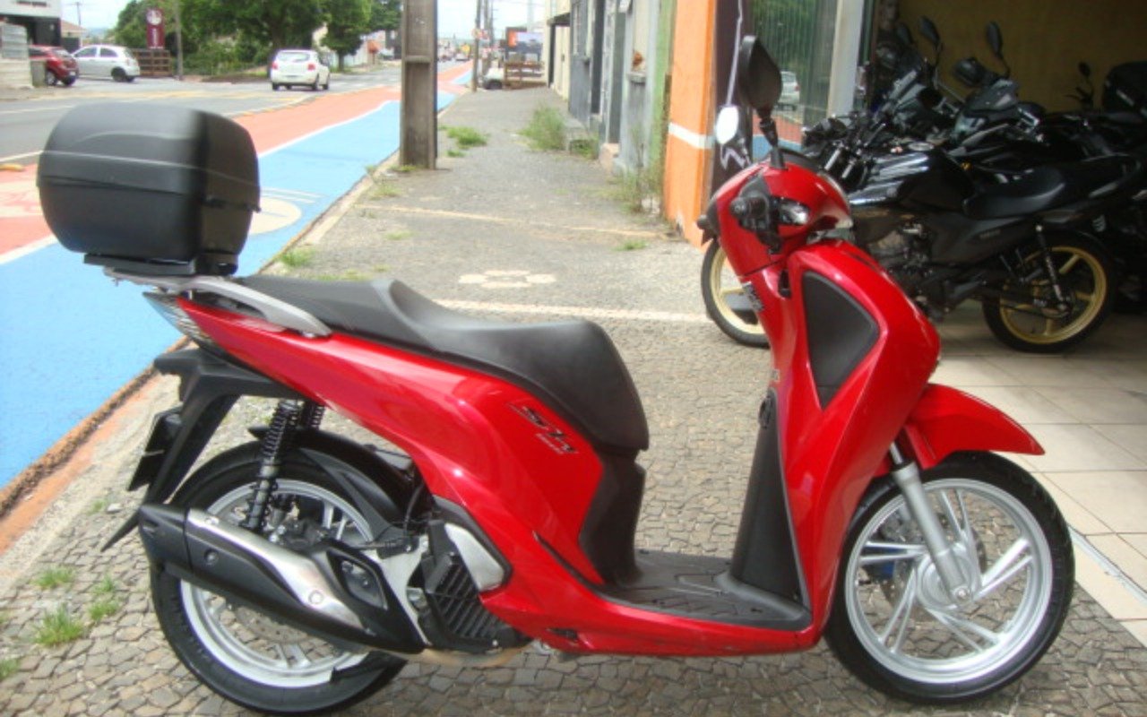 Honda SH 150i/DLX  na cor Vermelho em Ponta Grossa / PR - 998606