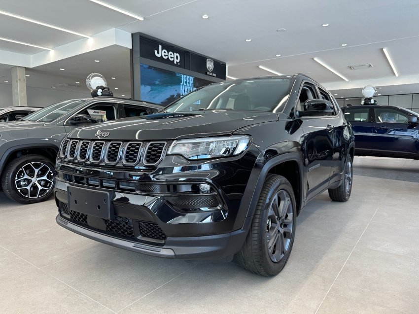 Jeep Compass LONG. T270 1.3 TB 4x2 Flex Aut. na cor Preto em Curitiba / PR - 998779
