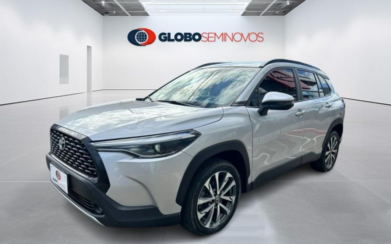 Toyota Corolla Cross XRE 2.0 16V Flex Aut. na cor Prata em Itajaí / SC - 999337