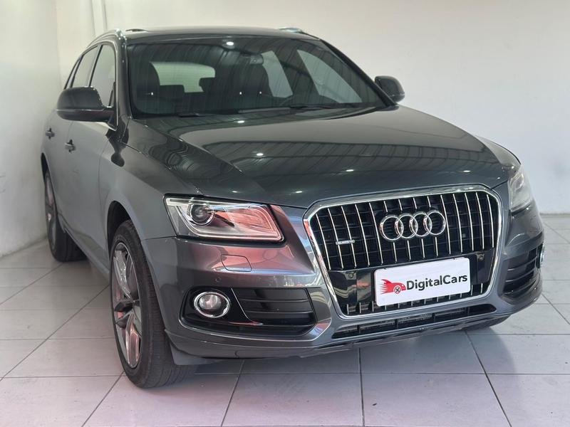 Audi Q5 2.0 16V TFSI 225cv Quattro Tiptronic na cor Cinza em Curitiba / PR - 999421