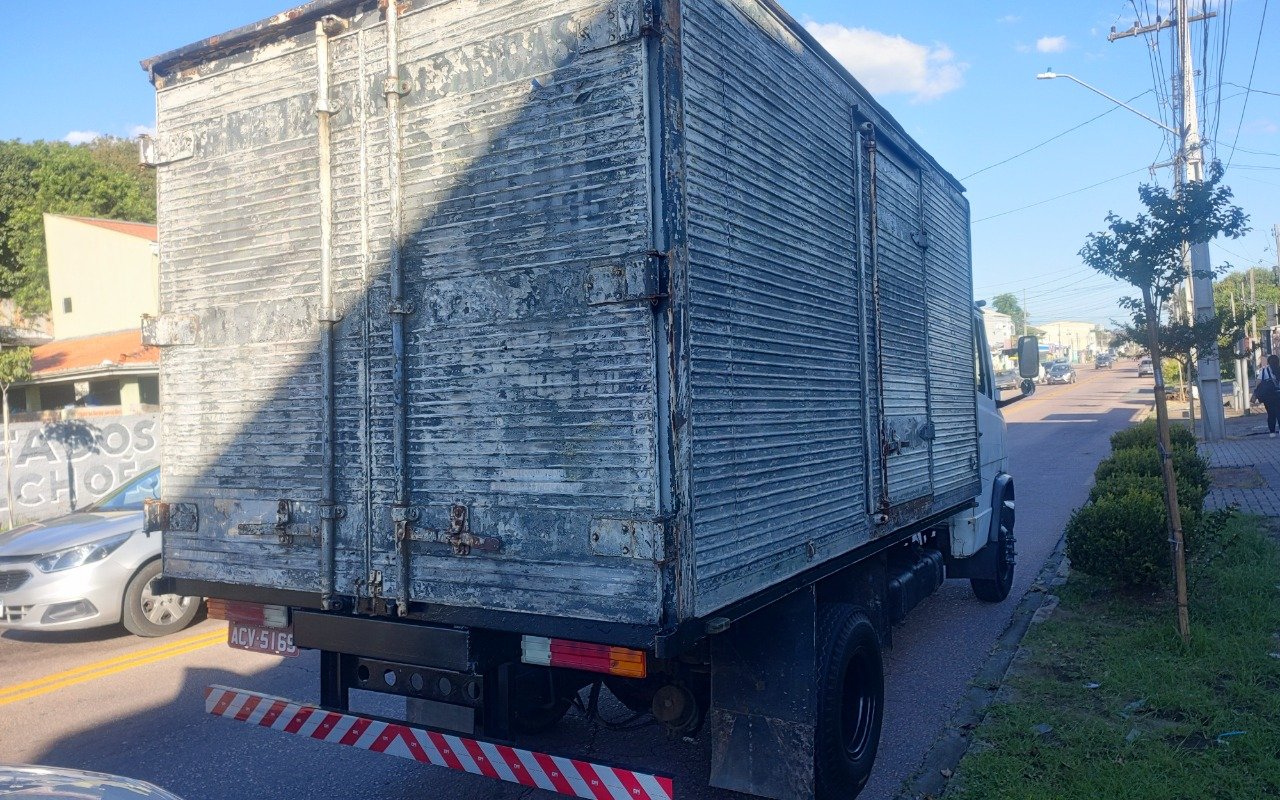 Mercedes-Benz 709 2p (diesel) na cor Branco em Curitiba / PR - 999618